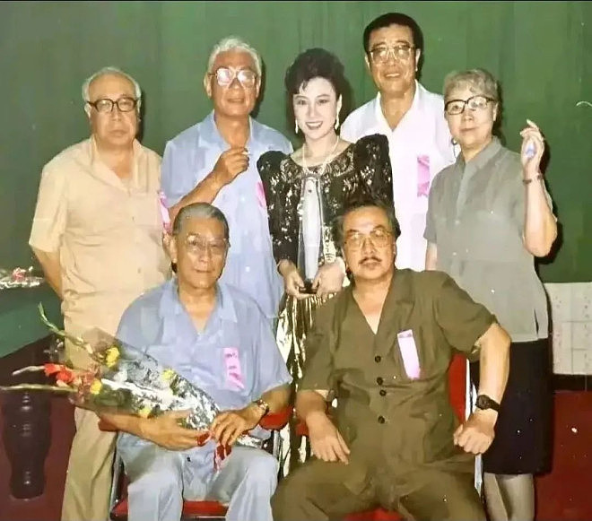 老演员们的罕见旧照，99%的人从未见过（组图） - 18