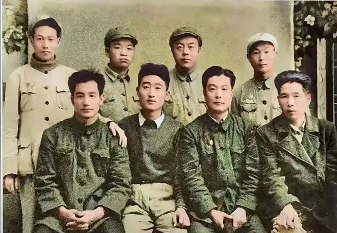 老演员们的罕见旧照，99%的人从未见过（组图） - 10