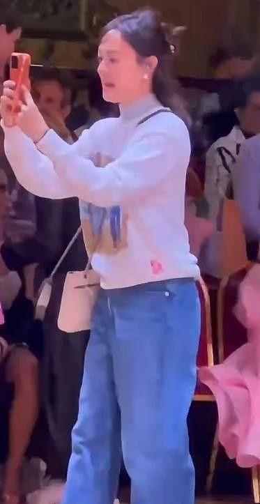 孙俪女儿英国拉丁舞夺冠,男老师强吻上热搜(组图) - 3