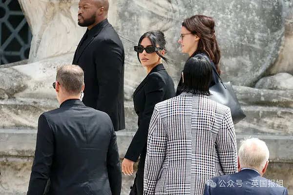 卡戴珊现身巴黎被劫案庭审,哭诉险被侵犯?千万钻戒首饰下落不明,7旬“爷爷劫匪团”竟出书当网红!(组图) - 2