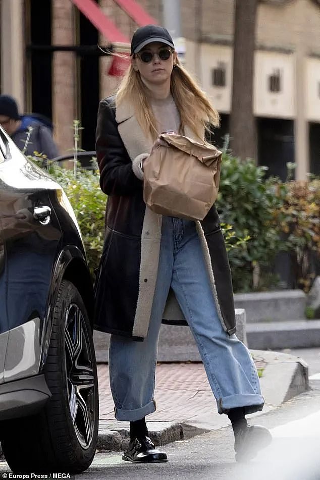 德普前妻又喜迎龙凤胎,疑又是前男友马斯克的?网友:子女数量快数不过来了...(组图) - 11