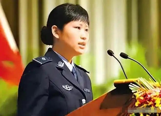 17年前，汶川女警揭衣露乳哺育9婴，归来连升四级，最后结局泪目（组图） - 21