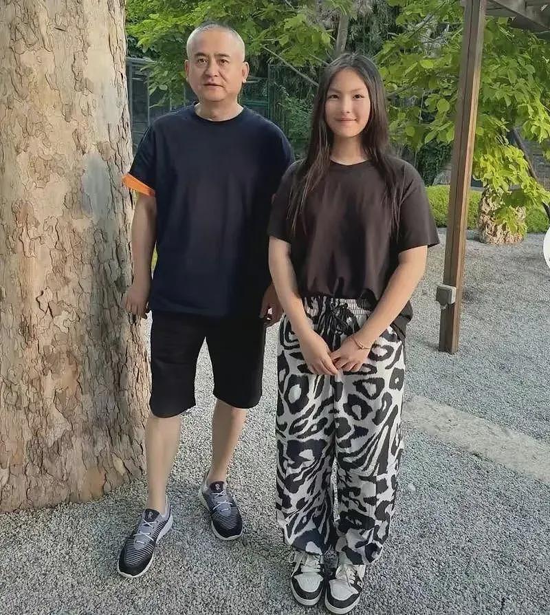 李湘母女和英王室成员同框！李湘身穿亮片礼服像贵妇，大赞卡米拉王后（组图） - 3