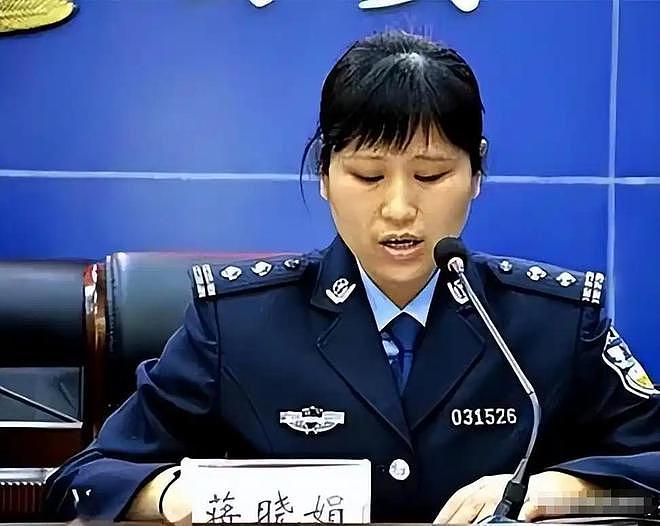 17年前，汶川女警揭衣露乳哺育9婴，归来连升四级，最后结局泪目（组图） - 26