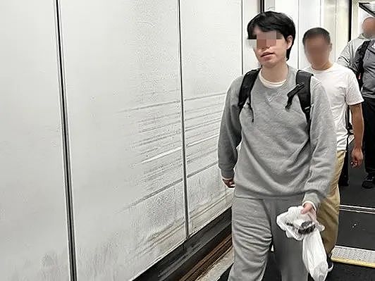 中国留学生用无人机偷拍美军核潜艇，签证吊销，被关押一年半后驱逐出境（组图） - 2