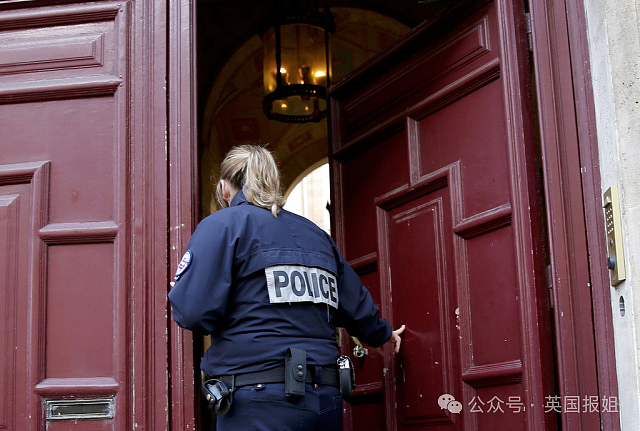 卡戴珊现身巴黎被劫案庭审,哭诉险被侵犯?千万钻戒首饰下落不明,7旬“爷爷劫匪团”竟出书当网红!(组图) - 14