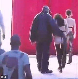 坎耶·韦斯特与妻子西班牙拍摄引争议，姐妹同框造型大胆成焦点（组图） - 6