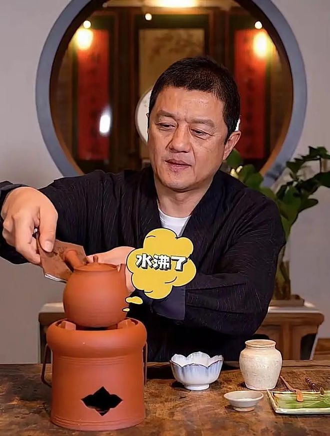 两天4个瓜,顶流女星恋情、自曝被性侵、官宣离婚,都是大瓜(组图) - 11