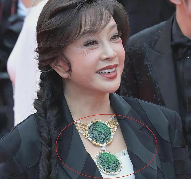 刘晓庆被举报偷税!预估金额近70万,2天前刚戴大翡翠上戛纳红毯(组图) - 10