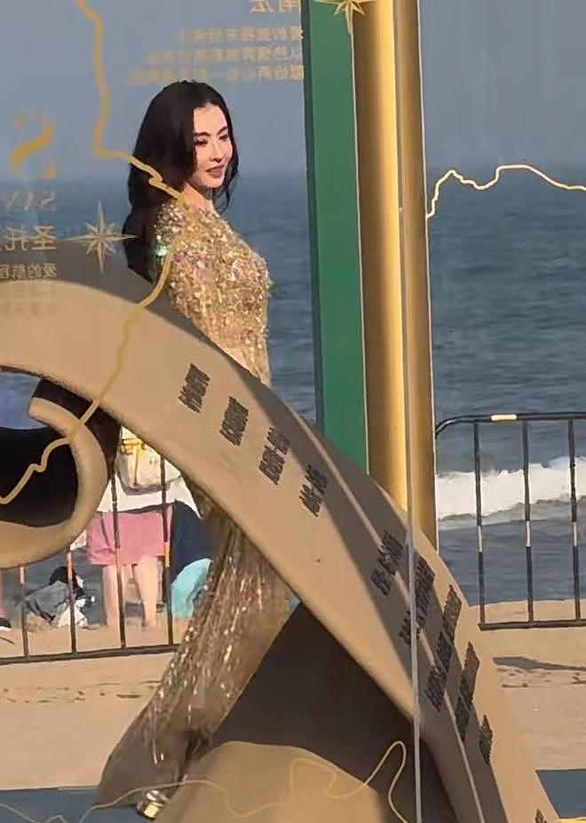 张柏芝现身阿那亚被偶遇,路人视角状态超好,生图曝光不显老(组图) - 4