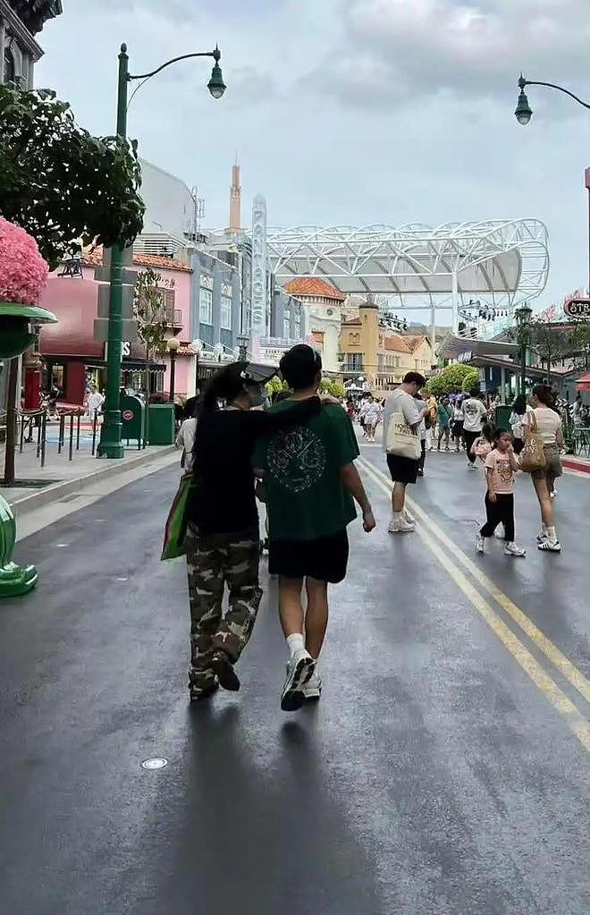 张柏芝现身阿那亚被偶遇,路人视角状态超好,生图曝光不显老(组图) - 8