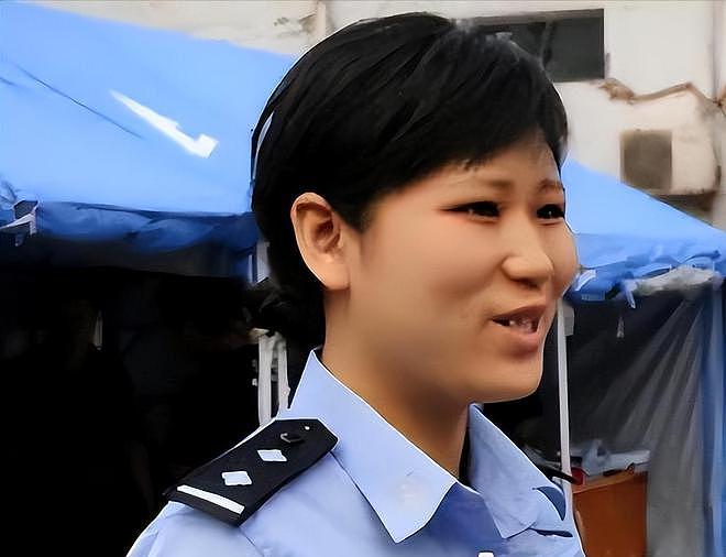 17年前，汶川女警揭衣露乳哺育9婴，归来连升四级，最后结局泪目（组图） - 15