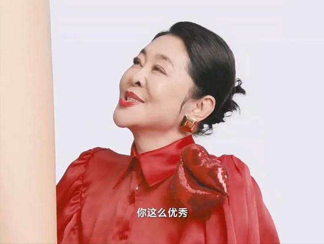倪萍近照认不出！下巴又长又尖，曾否认整容（组图） - 5