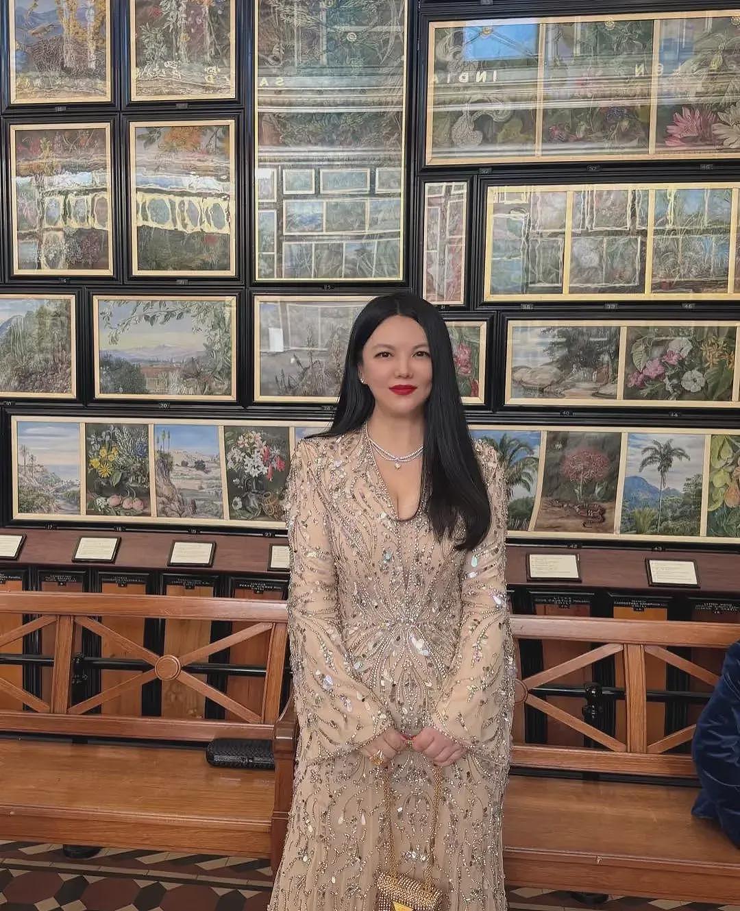 李湘母女和英王室成员同框！李湘身穿亮片礼服像贵妇，大赞卡米拉王后（组图） - 9