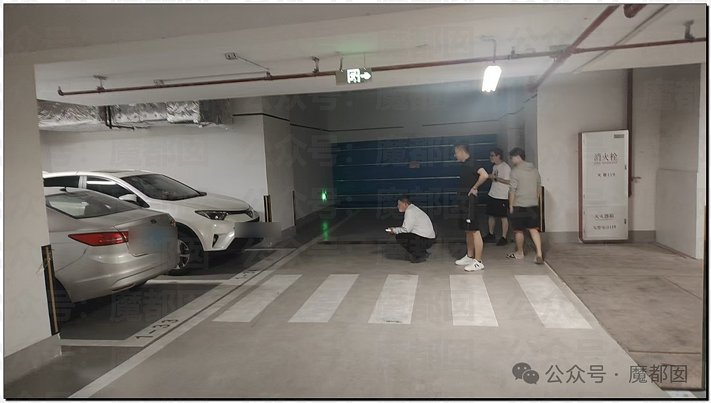 热传!某地城中村超多美丽小姐姐站在家门口形成靓丽风景线(视频/组图) - 18