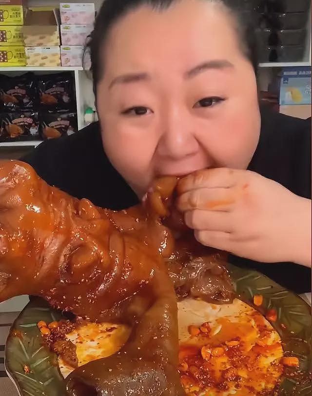 “女吃播三巨头”现状：脸像骷髅、摘除味觉神经，有人已立好遗嘱（组图） - 16
