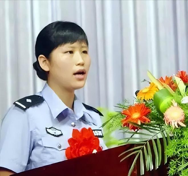 17年前，汶川女警揭衣露乳哺育9婴，归来连升四级，最后结局泪目（组图） - 25