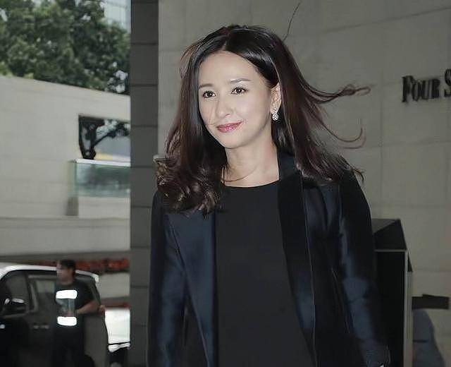 香港知名女星独享8层独立屋，老公在睡梦中猝死（组图） - 2