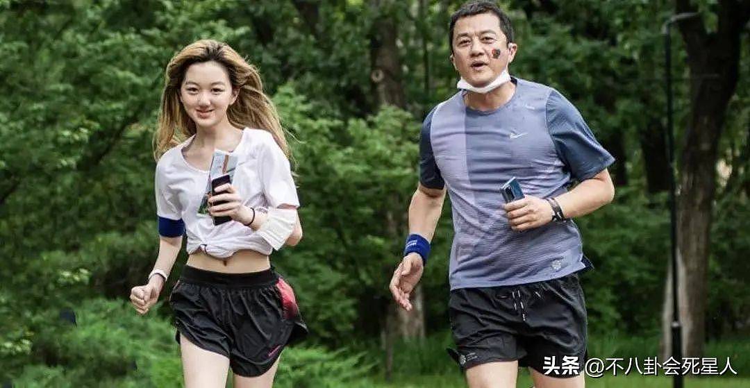 19岁李嫣素颜曝光很惊艳，身高近1米7身材火辣，气质十足名媛千金（组图） - 8