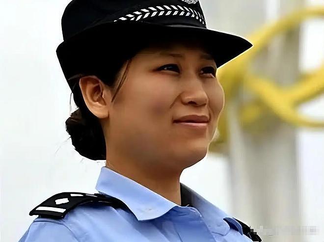 17年前，汶川女警揭衣露乳哺育9婴，归来连升四级，最后结局泪目（组图） - 22