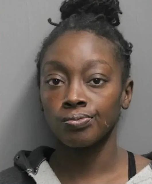 房子莫名被陌生人强占,老哥直接用魔法打败魔法:我住进去当你室友,看谁耗得过谁!(组图) - 4