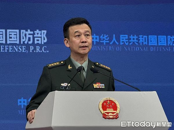 中国国防部80后发言人蒋斌亮相,史上任期最长吴谦另有任用(组图) - 2