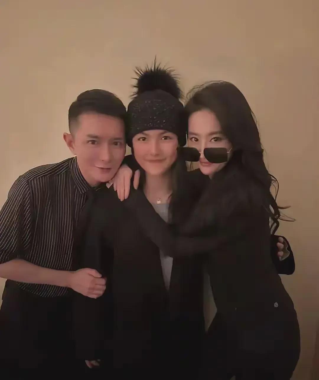 李湘母女和英王室成员同框！李湘身穿亮片礼服像贵妇，大赞卡米拉王后（组图） - 2