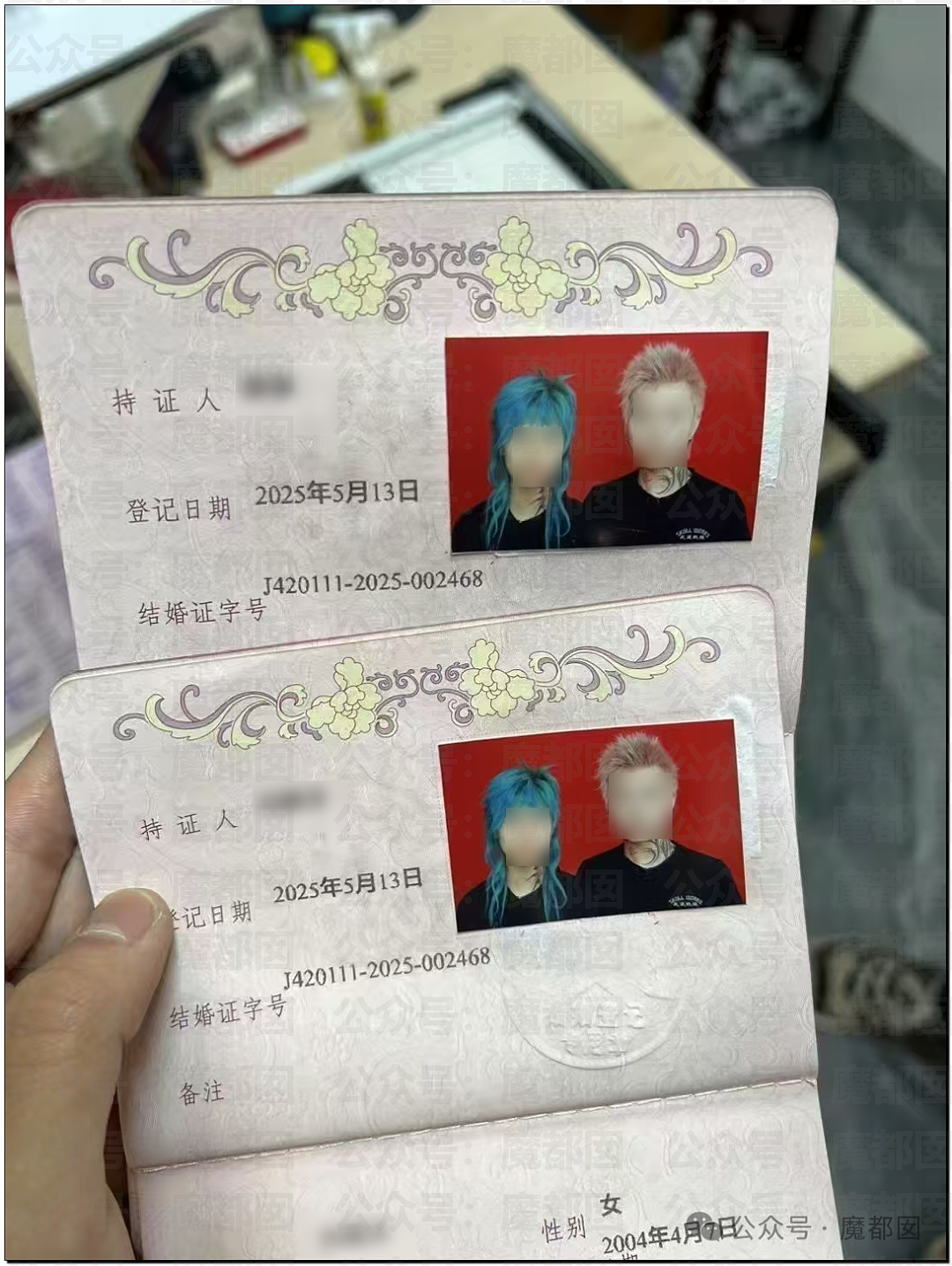 热传!某地城中村超多美丽小姐姐站在家门口形成靓丽风景线(视频/组图) - 3