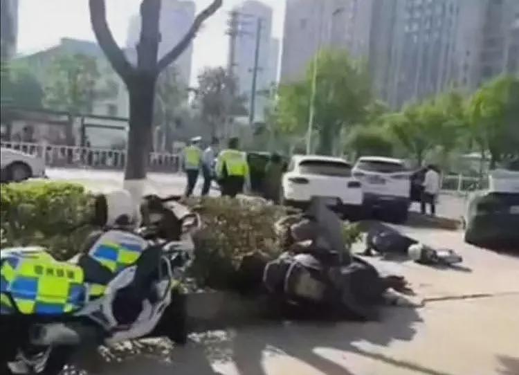保时捷撞人致1死2伤后续:跨过死者淡定下车,身份成疑,官方通报(组图) - 7