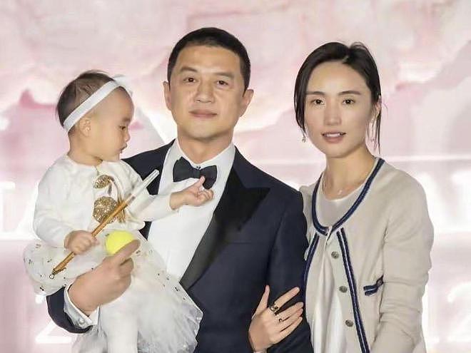 李亚鹏过得真惨，带着3岁女儿搬进老破小，原来李嫣一直靠王菲养（组图） - 8