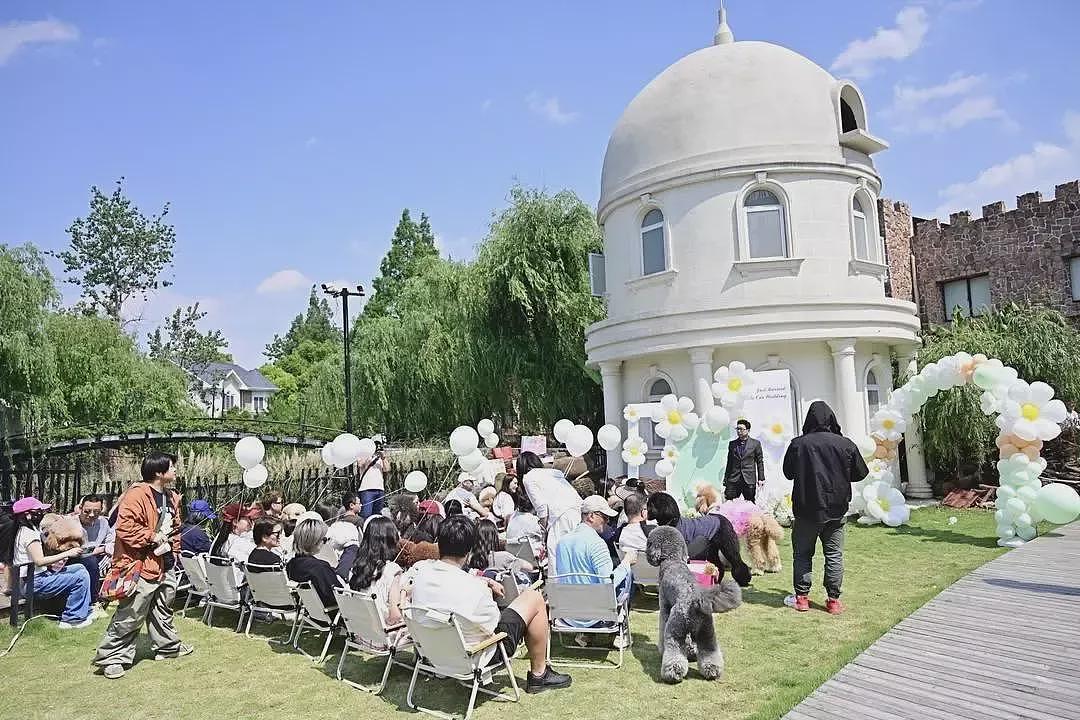 上海特殊婚礼巨大争议！为何这届年轻人这么另类（组图） - 2