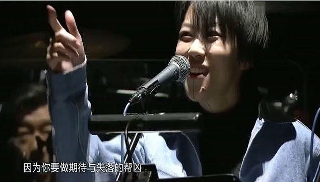 王菲女儿李嫣近照曝光,身材火辣兔唇消失,美到发光气质高冷像妈妈(组图) - 6