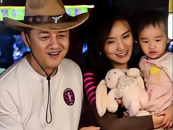 李亚鹏过得真惨，带着3岁女儿搬进老破小，原来李嫣一直靠王菲养（组图） - 20