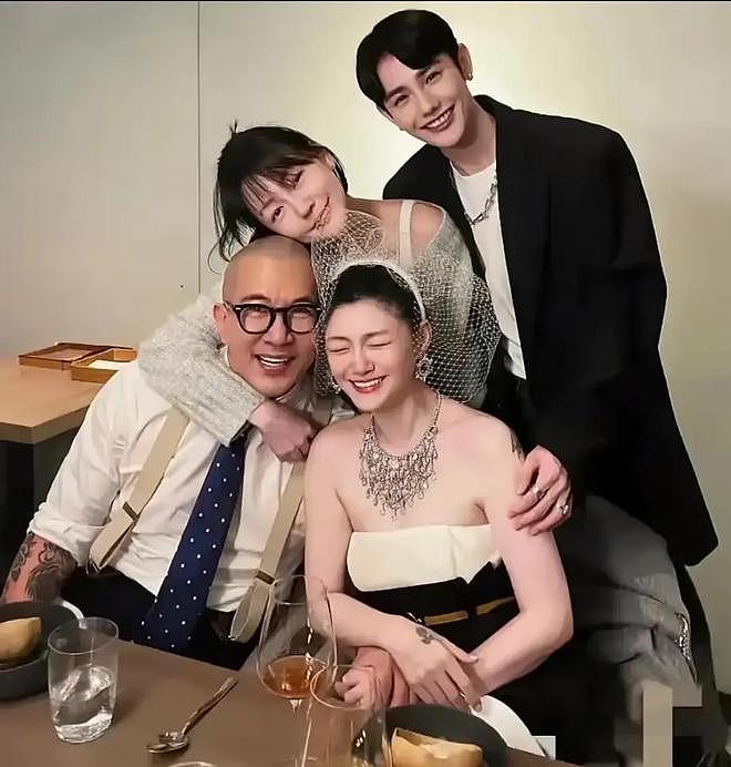 大S好强又拧巴,像极普通家庭里的妈妈,她人生踩坑做错了三件事(组图) - 7