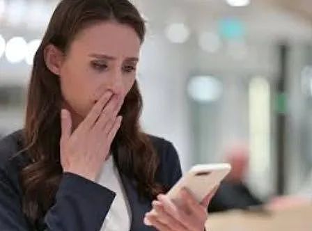 模范女员工被解雇，老板荒谬理由：你太美，我会出轨？她告上法庭，没想到…（组图） - 3