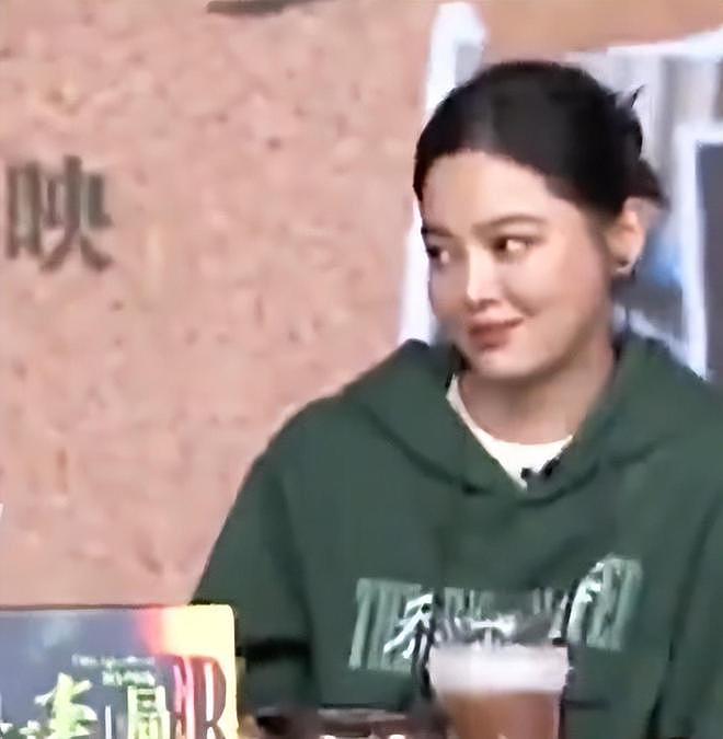 赵丽颖评论区沦陷！男方被质疑想逼宫上位，辛芷蕾表情耐人寻味（组图） - 11