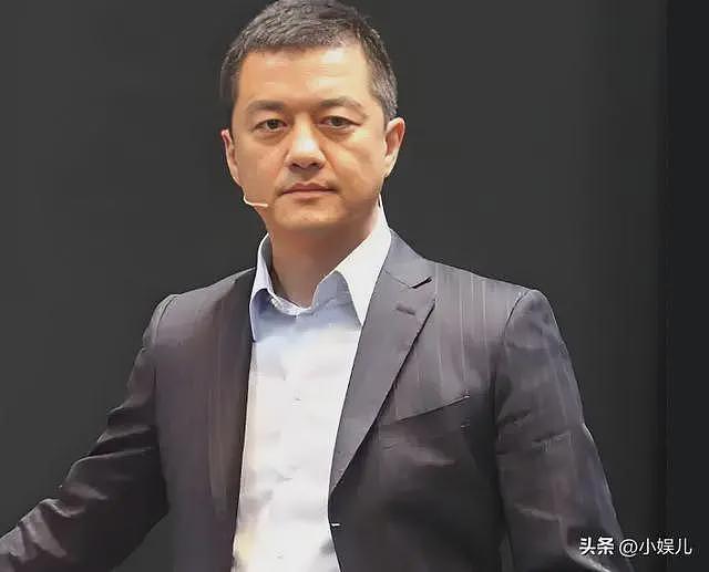 李亚鹏惨出新高度!一家人从大平层搬到水泥房,娇妻卖惨嚎啕大哭(组图) - 15