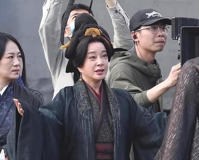 真是笑话!刘晓庆再陷“税务门”?爆料这个还不如说她的恋情呢(组图) - 14