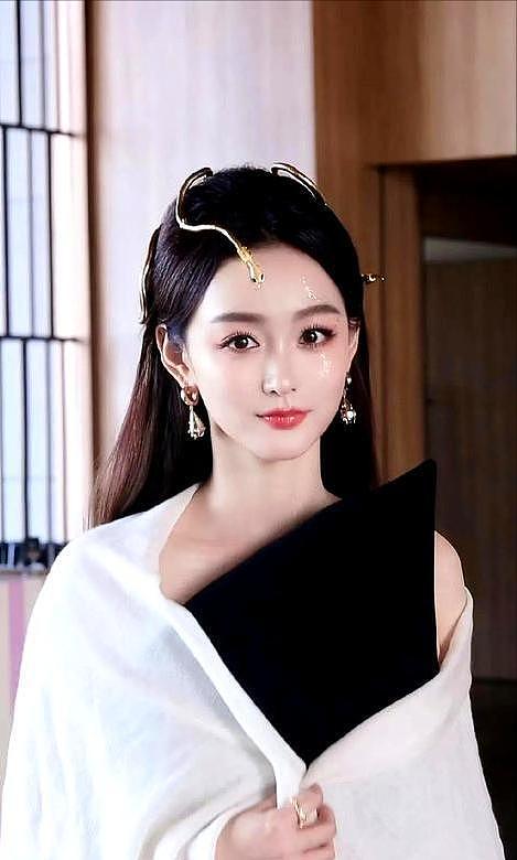 曾坦言口水过敏拒拍吻戏,《折腰》她吻戏引热议,38岁像20岁年轻(组图) - 14