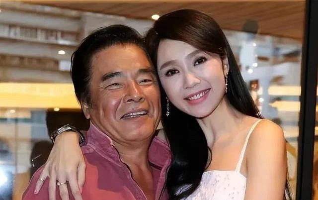 “6个老婆”同住一室！71岁又娶第七房小娇妻（组图） - 1