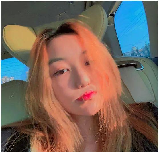 王菲女儿李嫣近照曝光,身材火辣兔唇消失,美到发光气质高冷像妈妈(组图) - 7