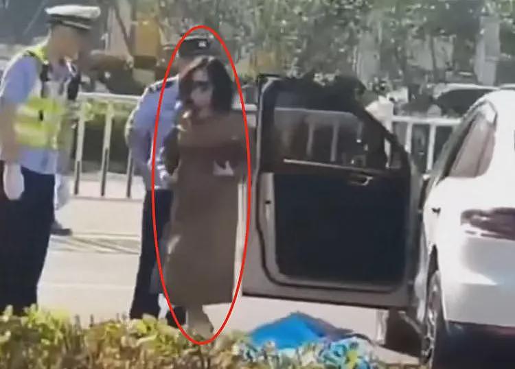 保时捷撞人致1死2伤后续:跨过死者淡定下车,身份成疑,官方通报(组图) - 1