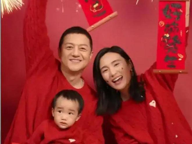 李亚鹏过得真惨，带着3岁女儿搬进老破小，原来李嫣一直靠王菲养（组图） - 10