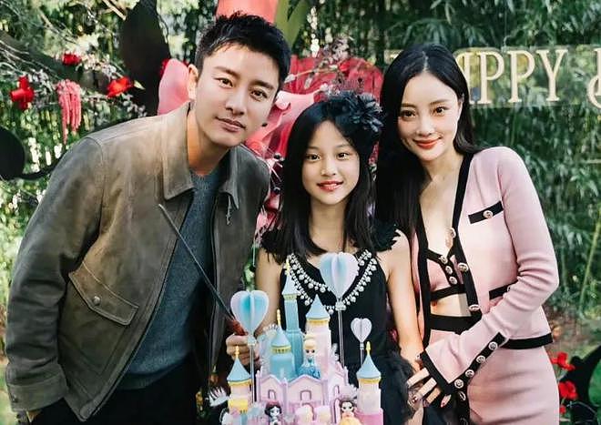 李小璐女儿心态又出问题,频繁晒童年片段,父母离婚对她影响大(组图) - 3
