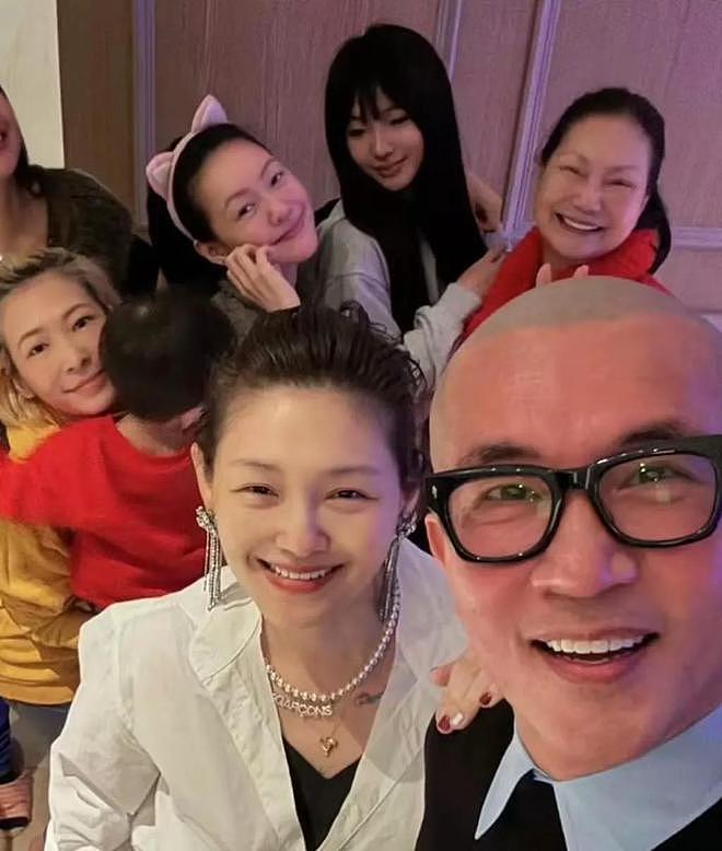 大S好强又拧巴,像极普通家庭里的妈妈,她人生踩坑做错了三件事(组图) - 13