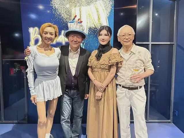 59岁叶子楣参加朋友生日宴,穿着暴露扮嫩装少女,脸看起来好假(组图) - 5