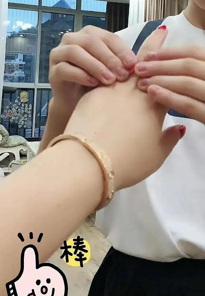 黄杨钿甜晒天价耳环被扒家底,父亲身份曝光后,网友建议彻底严查(组图) - 9