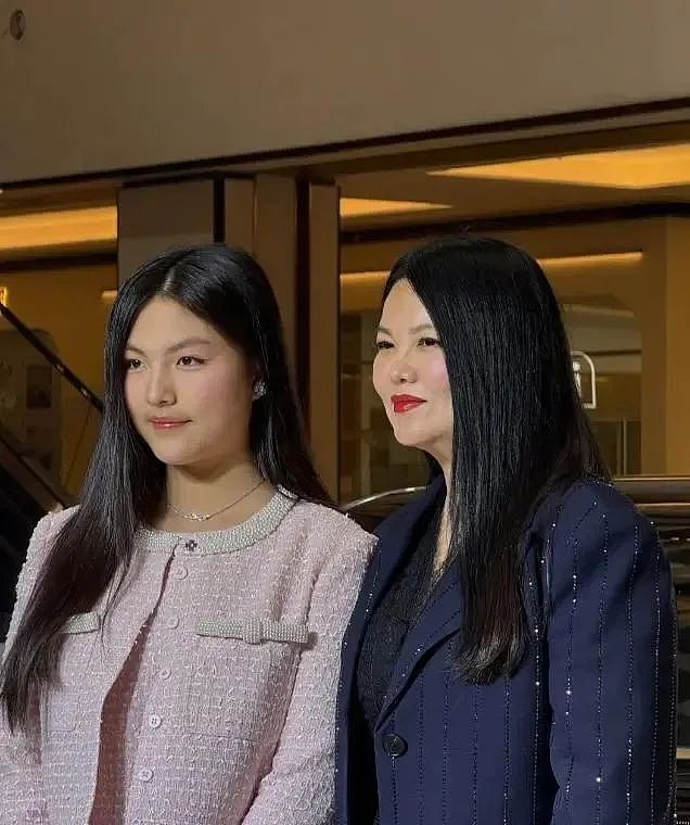19岁李嫣素颜曝光很惊艳，身高近1米7身材火辣，气质十足名媛千金（组图） - 15