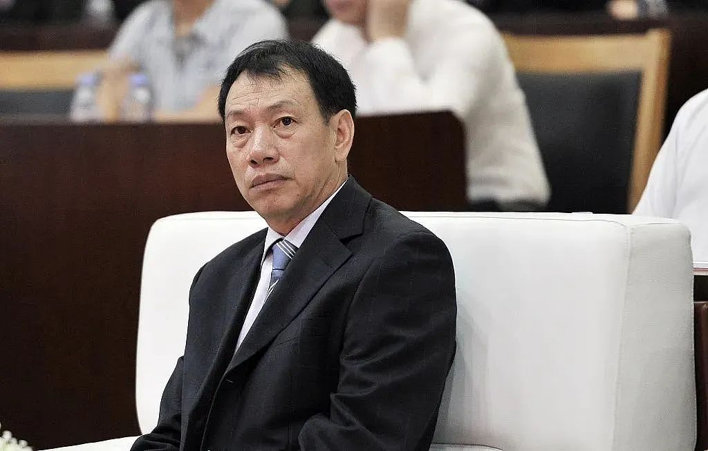 大洗牌！连续7年称霸福建的首富消失了，儿子差点卷跑380亿（组图） - 8