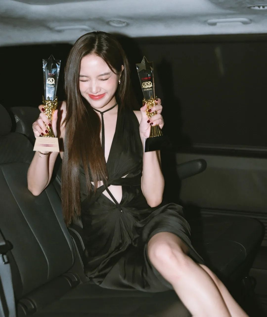 抢走Lisa一半风头的泰国新晋小花，到底什么来头？（组图） - 9